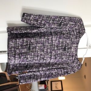 Cute crosshatch print top w/ gold zipper